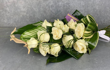 ROSES EN GERBE